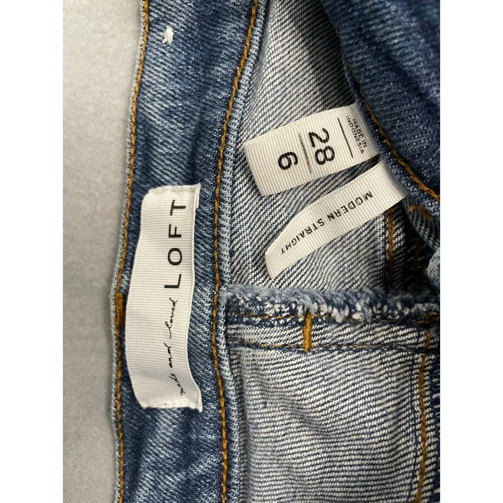 LOFT‎ Modern Straight Leg Distressed Jeans Medium Wash Raw Hem Size 6 28(26)